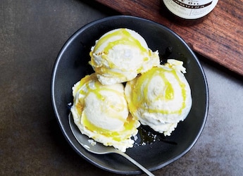 Strange Food Combos That Look Wrong, But Are Right To Eat