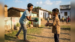 बॉल समझकर बम से खेल रहे थे बच्चे, अचानक हुआ धमाका; दो नाबालिग गंभीर घायल