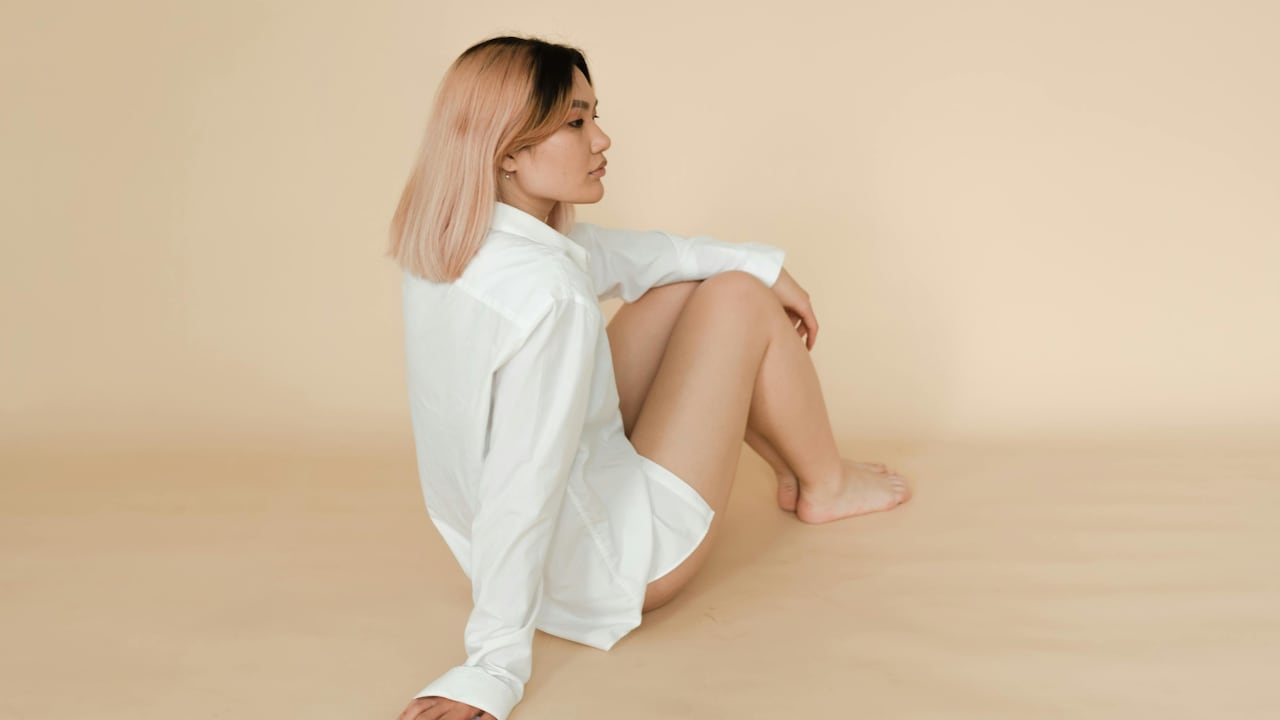 10 Smart Tips To Avoid See-Through White Shirts Without Layering Hacks