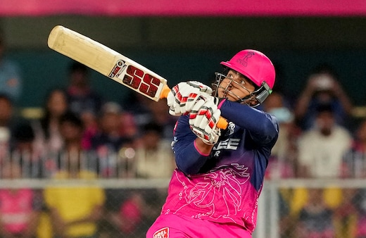 PBKS vs RR Live Score, IPL 2026: 6,4,4...वैभव सूर्यवंशी ने मचाया तहलका, पहले ही ओवर में अर्शदीप को धोया