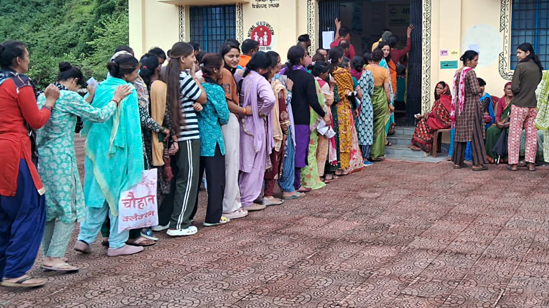 बंगाल में डायमंड हार्बर और मगराहाट के 15 बूथों पर शनिवार को फिर से कराया जाएगा मतदान: EC