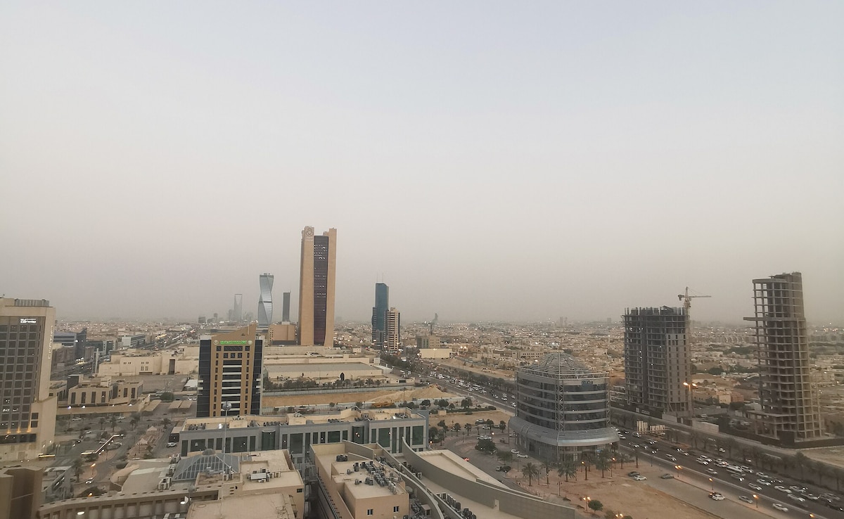 Saudi Arabia Evacuates Riyadh's Key Financial Hub Amid Iran Threat