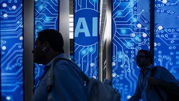 China Fund Beating 98% Of Peers Bets On AI Chain, Healthcare