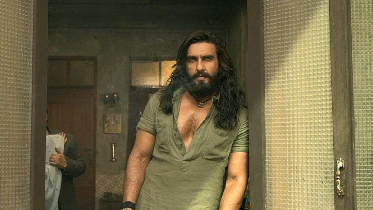 "To find the right material with the right texture, and to dye it in the same colour as the Pathani, was a tough ride," shared Smriti. Photo: IMDb