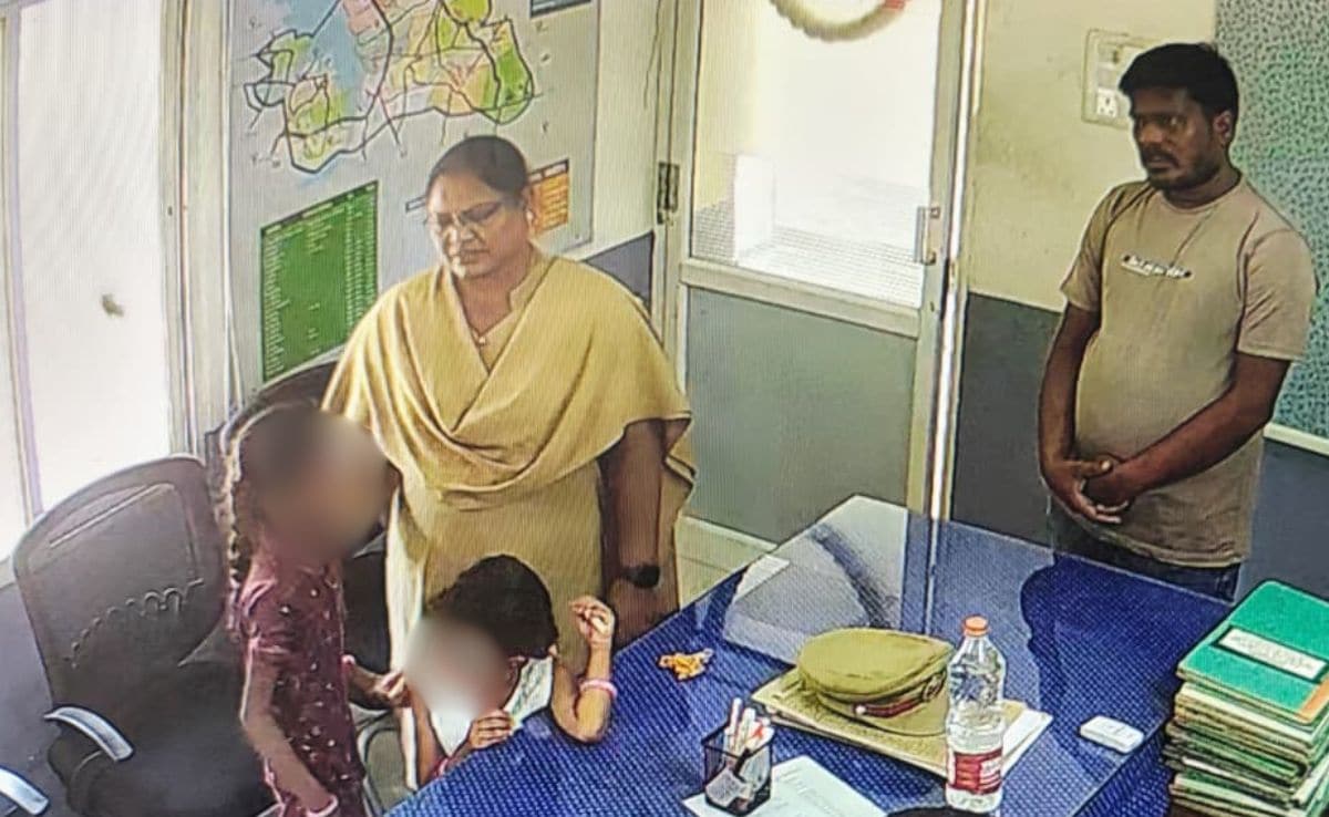 Telangana Couple Leaves Daughters At Police Station After Fight