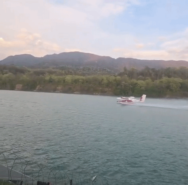 नदी में उतरा प्लेन... चारधाम यात्रा के पहले उत्तराखंड ने हासिल किया बड़ा मुकाम