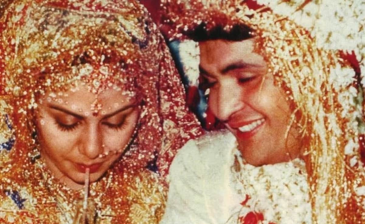 ऋषि कपूर और नीतू सिंह की शादी की तस्वीरें, ढेर सारे मेहमानों को देख बेहोश हो गई थीं कपूर खानदान की बहू, करिश्मा कपूर ने सुनाया दिलचस्प किस्सा