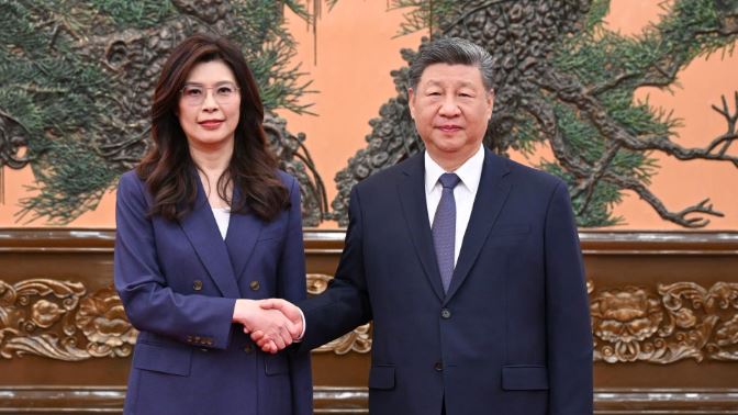 शी जिनपिंग से इस महिला की मुलाकात से दुनिया क्यों हैरान, ताइवान में किस खेल की तैयारी में चीन?