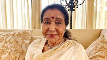 Asha Bhosle Health Update: Legendary Playback Singer In Critical Condition Following Cardiac Arrest