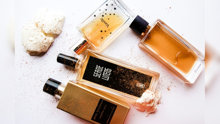 गर्मियों में हर दिन रहें फ्रेश और खुशबूदार, Sale से आधे से भी कम दामों पर खरीदें शानदार Mist और Body Lotion