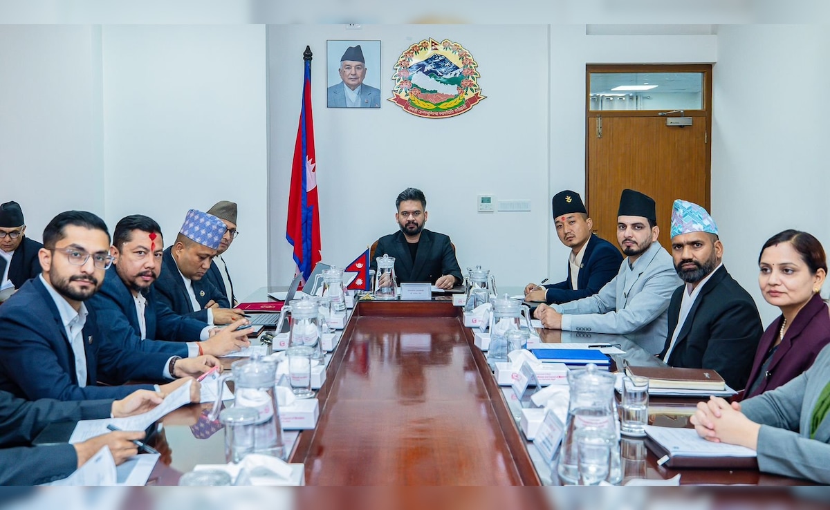 नेपाल में अब एक नहीं दो दिन रहेगी छुट्टी, पेट्रोल-डीजल की कमी के बाद बालेन सरकार का बड़ा फैसला