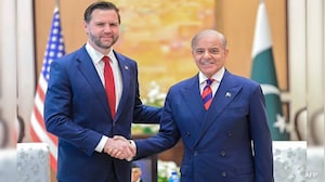 Reports: Pak Bats For US-Iran Direct Talks, Trilateral Talks Likely