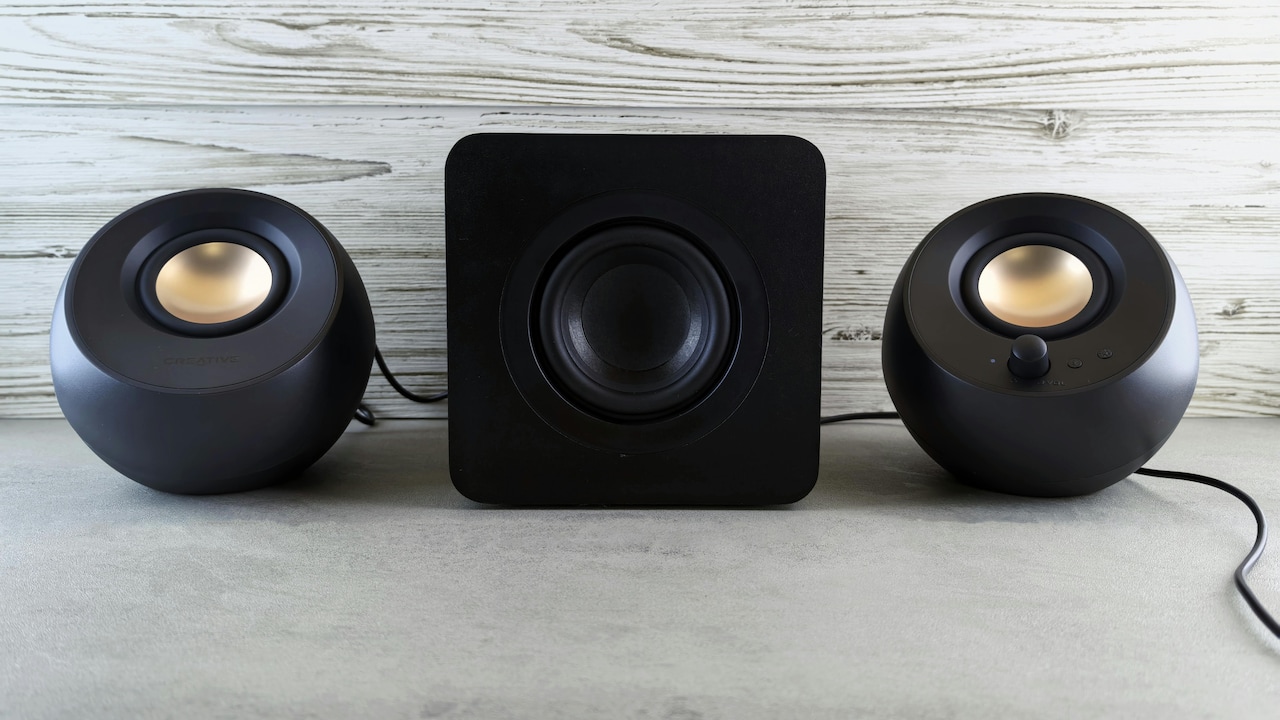 Budget Soundbars vs Bluetooth Speakers: Which Is Better For TV Audio Budget Soundbars vs Bluetooth Speakers: Which Is Better For TV Audio