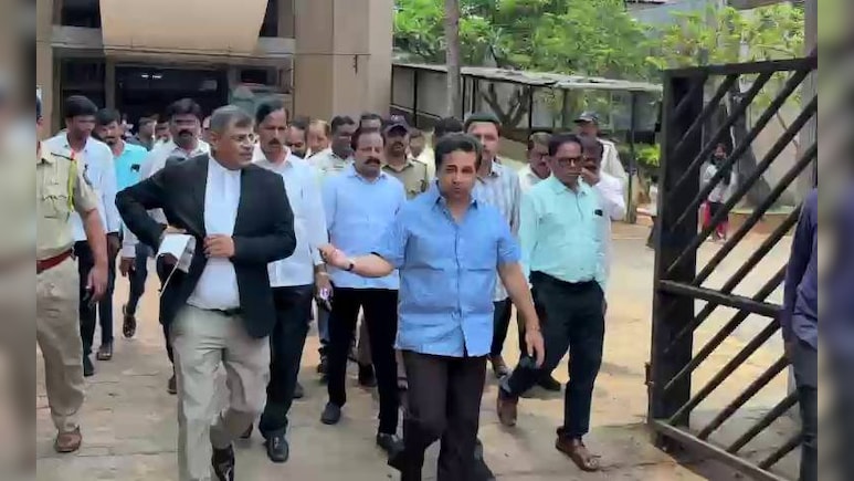 2019 का 'कीचड़ कांड' पड़ा भारी, महाराष्ट्र के मंत्री नितेश राणे को एक महीने जेल की सजा