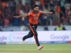 "<i>Majbur Ho Ke Daalna Pada Academy Mein</i>": Praful Hinges Father Shares Sons Epic Cricketing Tale