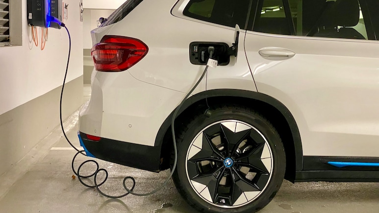 Delhi EV Policy Draft Sets 2027, 2028 Deadlines for New Petrol, Diesel Vehicles &mdash; Details Inside