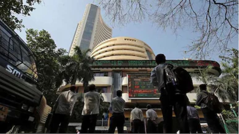 Market Closing: गिरकर उठा पर संभल नहीं पाया बाजार, US-ईरान टेंशन के बीच 700 अंक नीचे बंद हुआ सेंसेक्&zwj;स