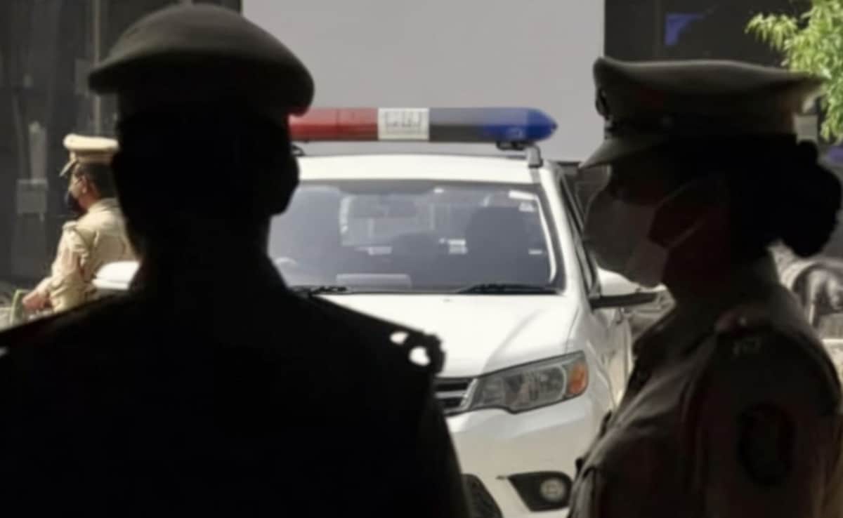 बिहार: चेकिंग के बहाने रोकी कार, फिर बना लिया बंधक; 2 दरोगा और दो होमगार्ड गिरफ्तार