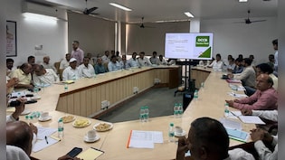 गुरुग्राम सहकारी बैंक की समीक्षा बैठक, PACS का कंप्यूटरीकरण, टैक्सी ड्राइवरों और महिलाओं के लिए नए लोन पर फोकस