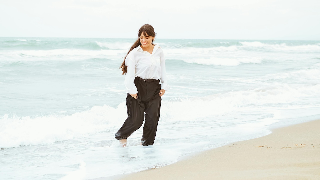 Easy styling tips to avoid looking shorter in wide leg