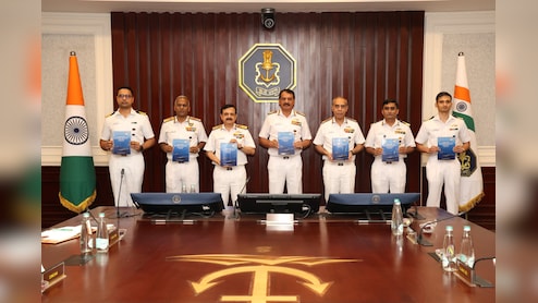 ऑपरेशन, हथियार से लेकर इक्विपमेंट तक... नौसेना कमांडर्स कॉन्फ्रेंस में समुद्री सुरक्षा की रणनीति पर हुआ मंथन