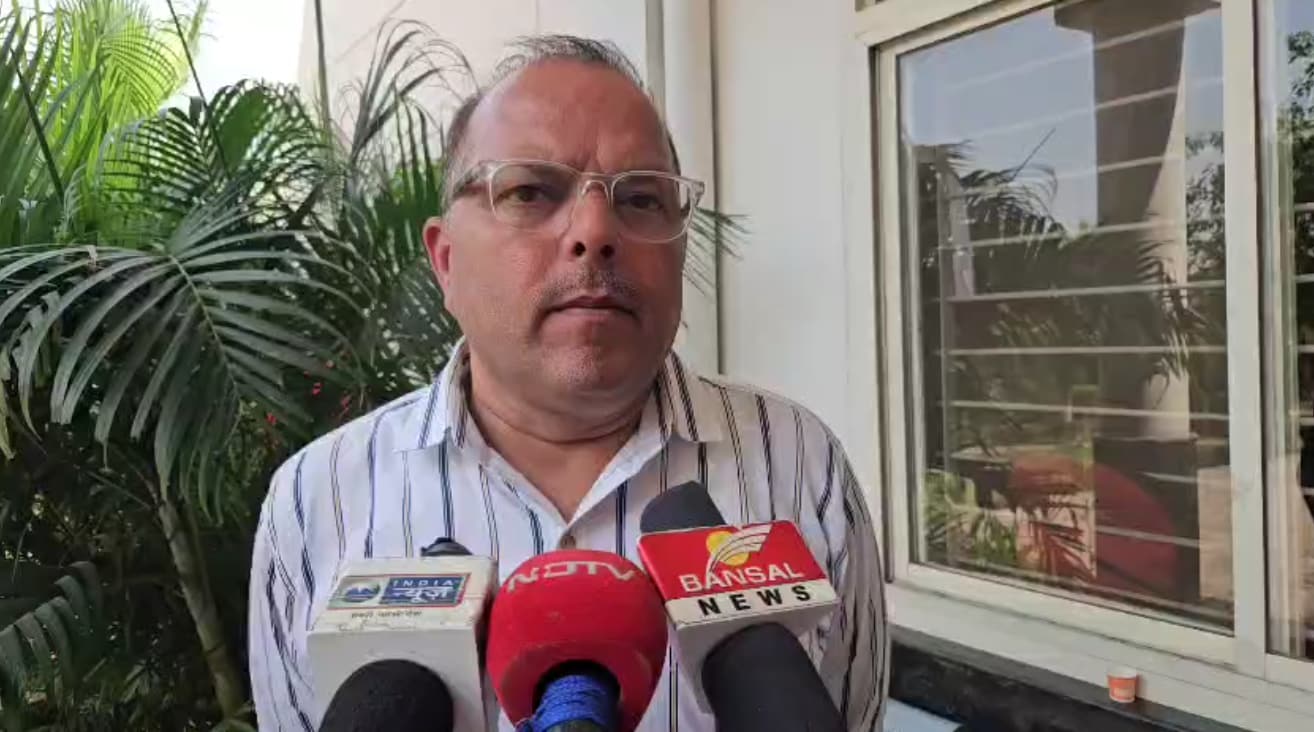 gwalior high court habeas corpus wife refuses Husband stays with lover child custody