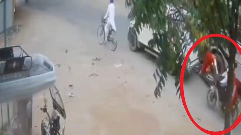 मोगा में बस ने बाइक को मारी टक्कर, पति की मौके पर मौत; पत्नी व बेटा घायल