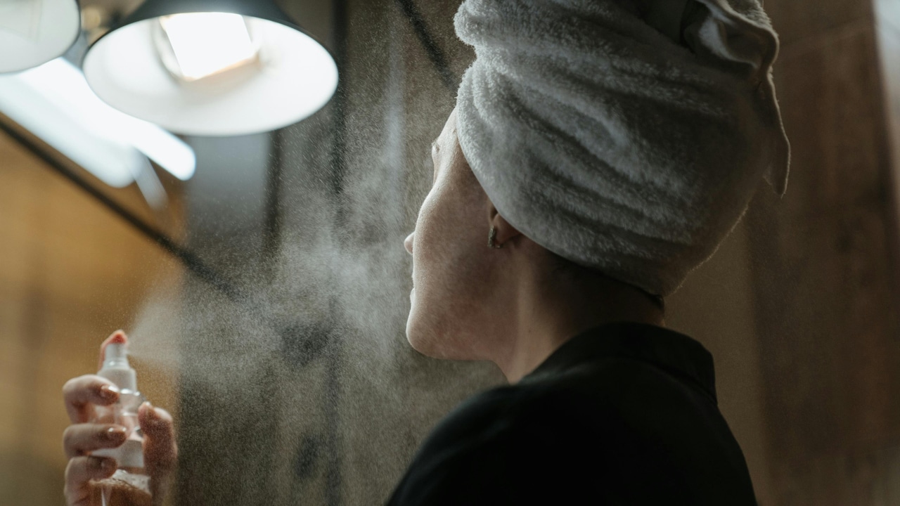 Do Oil-Control Setting Sprays Really Work For Oily Skin? Heres The Truth