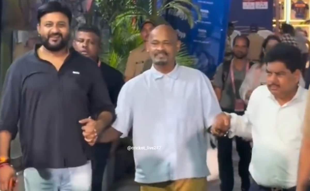 Vinod Kambli Back At Wankhede Stadium During IPL 2026. Internet Says, "Came To Support Sachin Tendulkars MI"