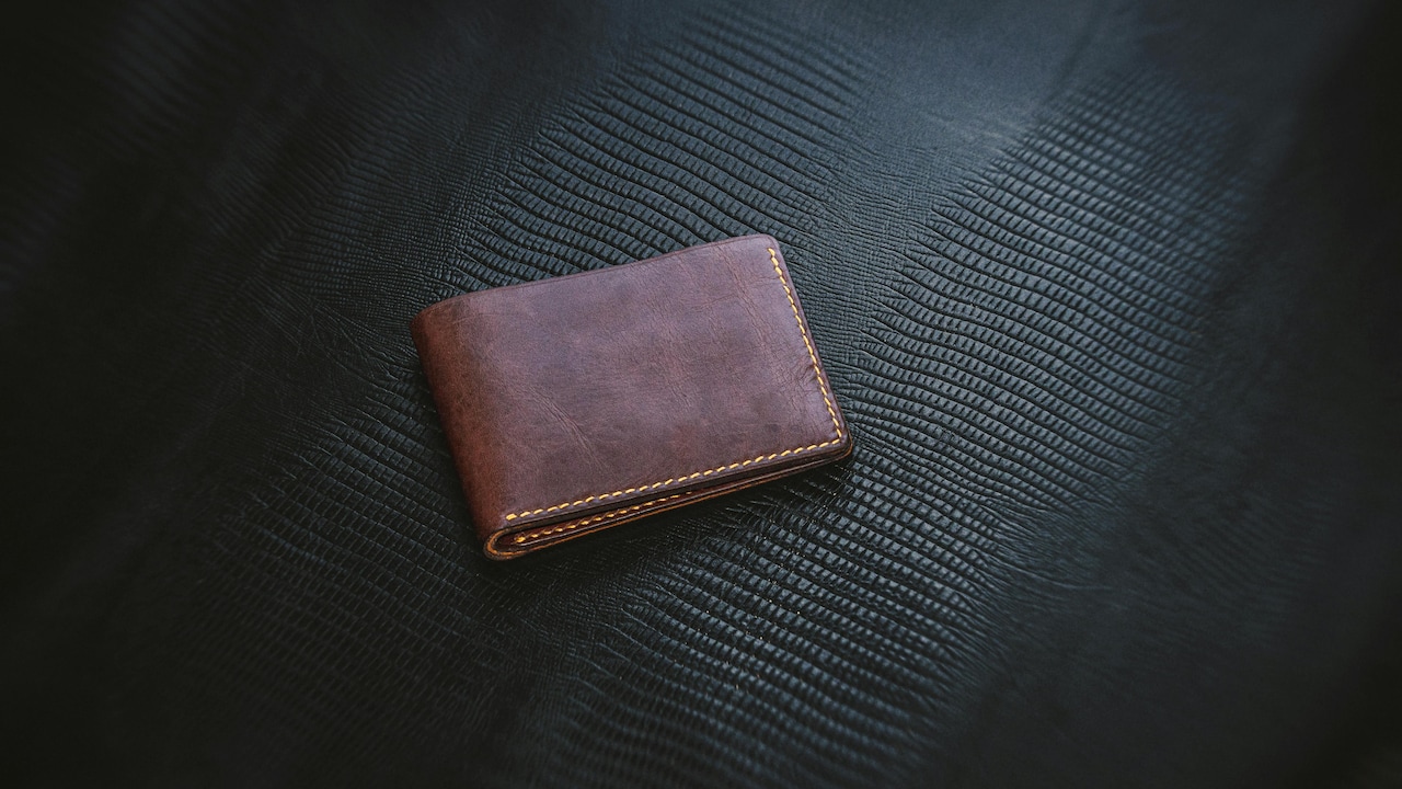 Stylish leather wallets for men with