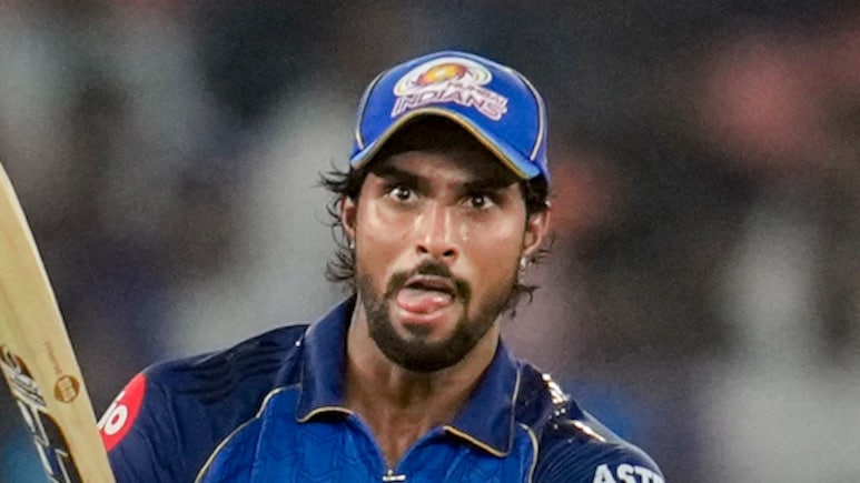 GT vs MI IPL 2026: 8 चौके 7 छक्के...तिलक वर्मा ने काटा गदर, 45 गेंदों में ठोका आईपीएल करियर का पहला शतक