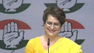 Priyanka Gandhi: 'पति का जन्मदिन है थोड़ा शॉर्ट रखिए...' प्रेस कॉन्फ्रेंस के बीच बोलीं प्रियंका गांधी, खुद भी मुस्कुराती रहीं