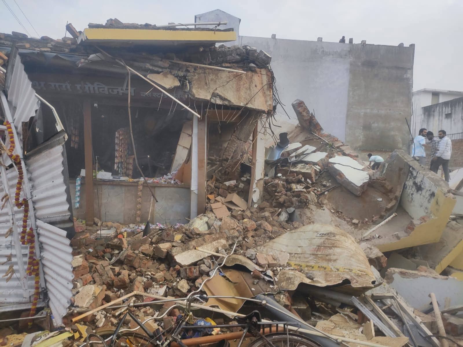 Anuppur Building Collapse
