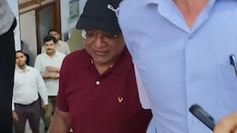 लंबे समय तक फरारी काटने के बाद सुबोध अग्रवाल कोर्ट में पेश, सवालों का जवाब देने से रिटायर्ड IAS का इनकार