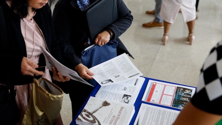 US Jobless Claims Tick Up To 215,000, Highest In A Month