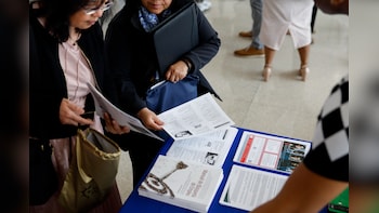 US Jobless Claims Plunge To 189,000, Lowest Since 1969