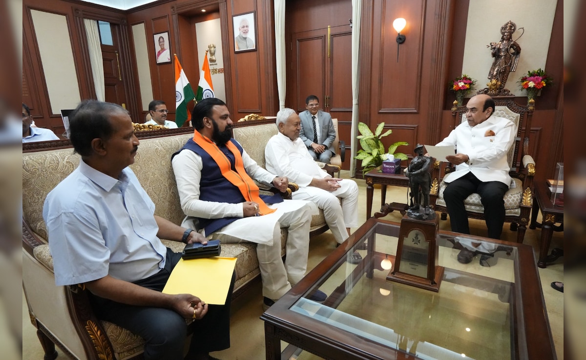 Live Updates - Nitish Kumar Resigns As Chief Minister, Successor May Take Oath Tomorrow