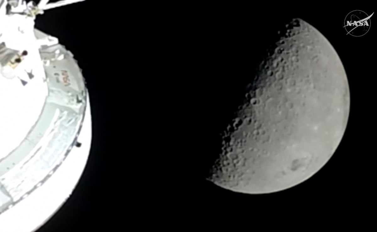 Artemis II Astronauts Regain Contact With NASA After 40-Minute Blackout