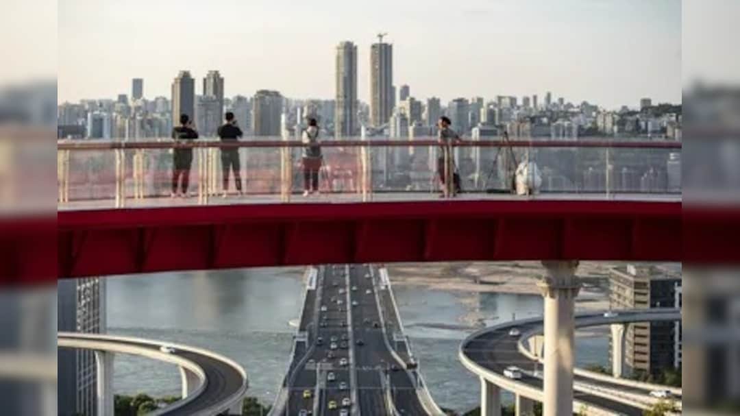 China's Economy Revs Up Despite War as Growth Tops Forecasts