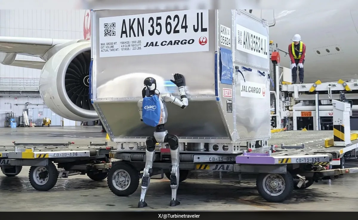 Japan Airlines To Trial Humanoid Robots At Haneda Airport As Labour Shortages Deepen