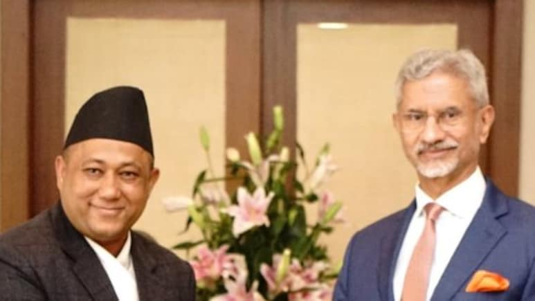 मॉरीशस में जयशंकर की नेपाल और भूटान के विदेश मंत्रियों से मुलाकात, जानिए क्या हुई बात