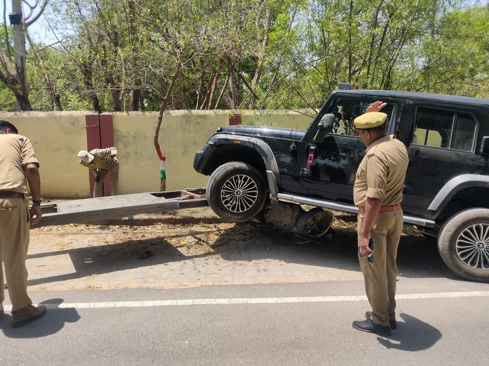 jhansi thar car accident retired assistant registrar maniram verma death