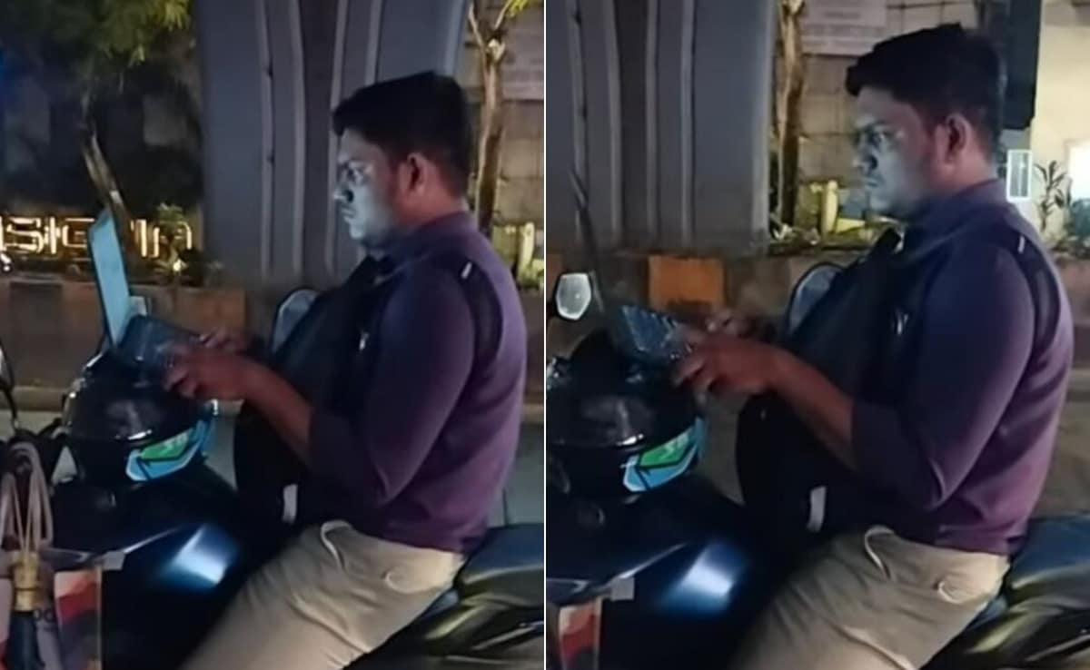 रोमांस नहीं, फाइनेंस चल रहा है...  बाइक पर बैठकर रात 12 बजे लैपटॉप पर काम करता दिखा शख्स, वायरल हो रहा Video