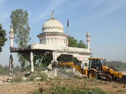 देवभूमि हरिद्वार में मजार पर चला पीला पंजा, सरकारी जमीन पर बना था, खादिम ने नोटिस का नहीं दिया जवाब &nbsp;