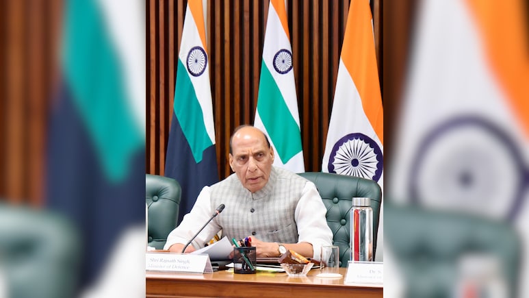 मिडिल ईस्ट में जारी तनाव के बीच रक्षा मंत्री राजनाथ सिंह की अगुवाई में हुई अहम बैठक&nbsp;