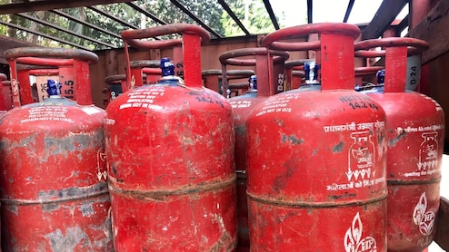 OMCs' LPG Under-Recovery Crosses Rs 59,000 Crore Despite Rs 52,000 Crore Govt Payout