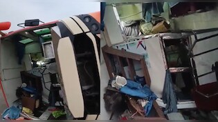 ब&zwj;िहार: ट्रक की टक्कर से बस पलटी, दो दर्जन से अधिक यात्री घायल; 8 की हालत गंभीर