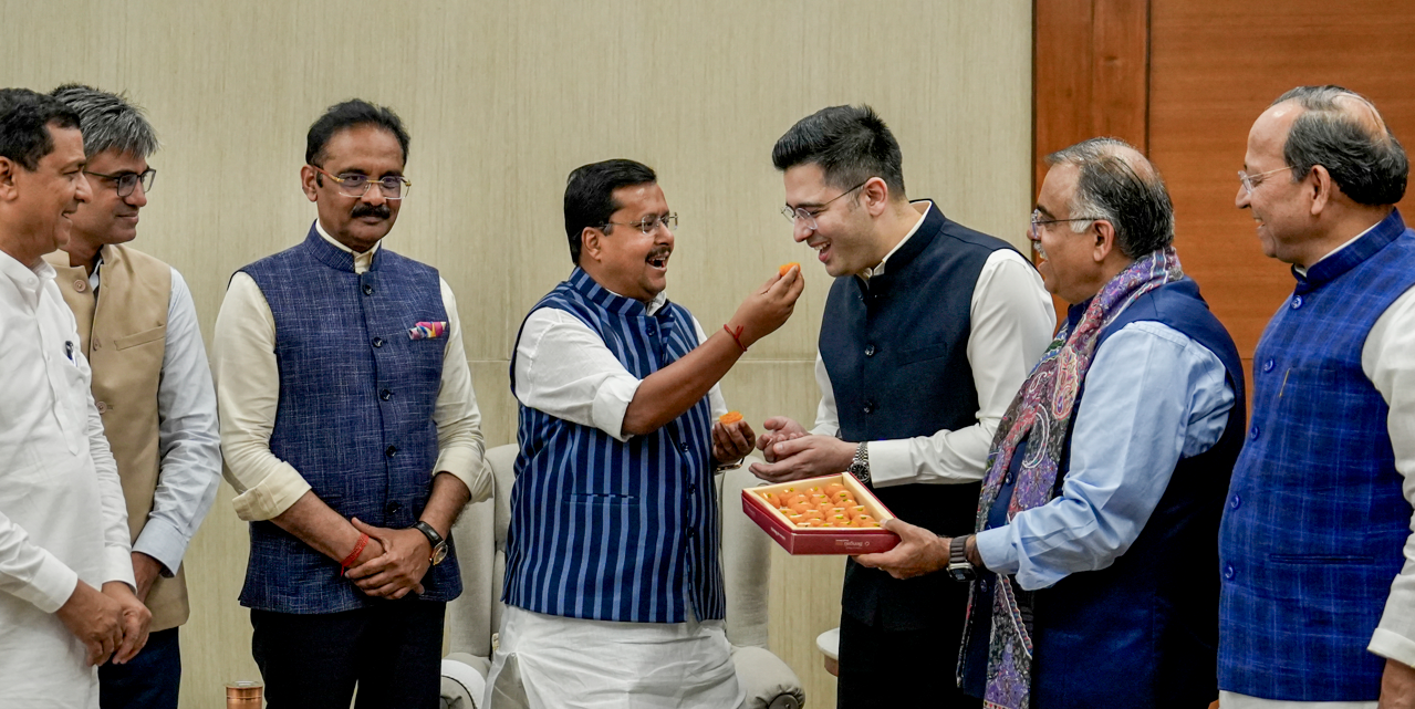 पंजाब से दिल्ली और गोवा से गुजरात तक, AAP में टूट से BJP के दोनों हाथों में लड्डू