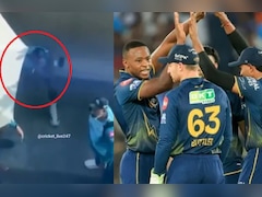 Video: टीम होटल में सिगरेट फूंकते नजर आए  कगिसो रबाडा , सोशल मीडिया पर मचा बवाल