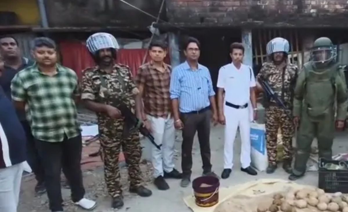 बंगाल में वोटिंग से पहले कई जिलों में चुनाव आयोग की छापेमारी, आखिर क्या है वजह?